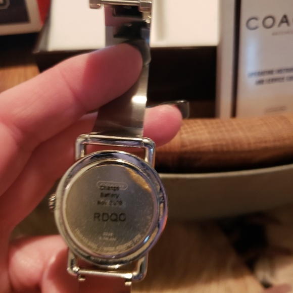 Authentic Vintage Silver Signature Coach Watch - Picture 4 of 6
